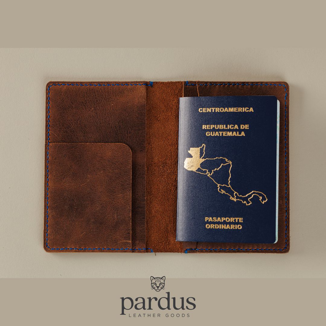 Pardus Passport Holder